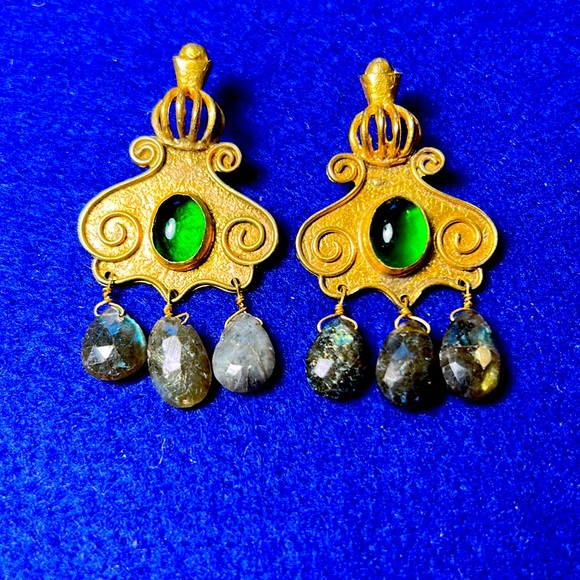 Jewelry - Gorgeous vintage costume earrings